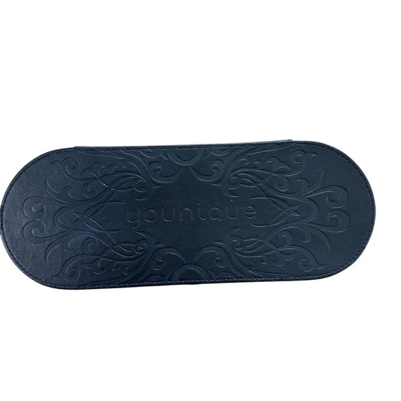 Younique Black Oval Hardcase Clasp Closure Storage Box w/ Inside Felt Lining GUC - Picture 1 of 6